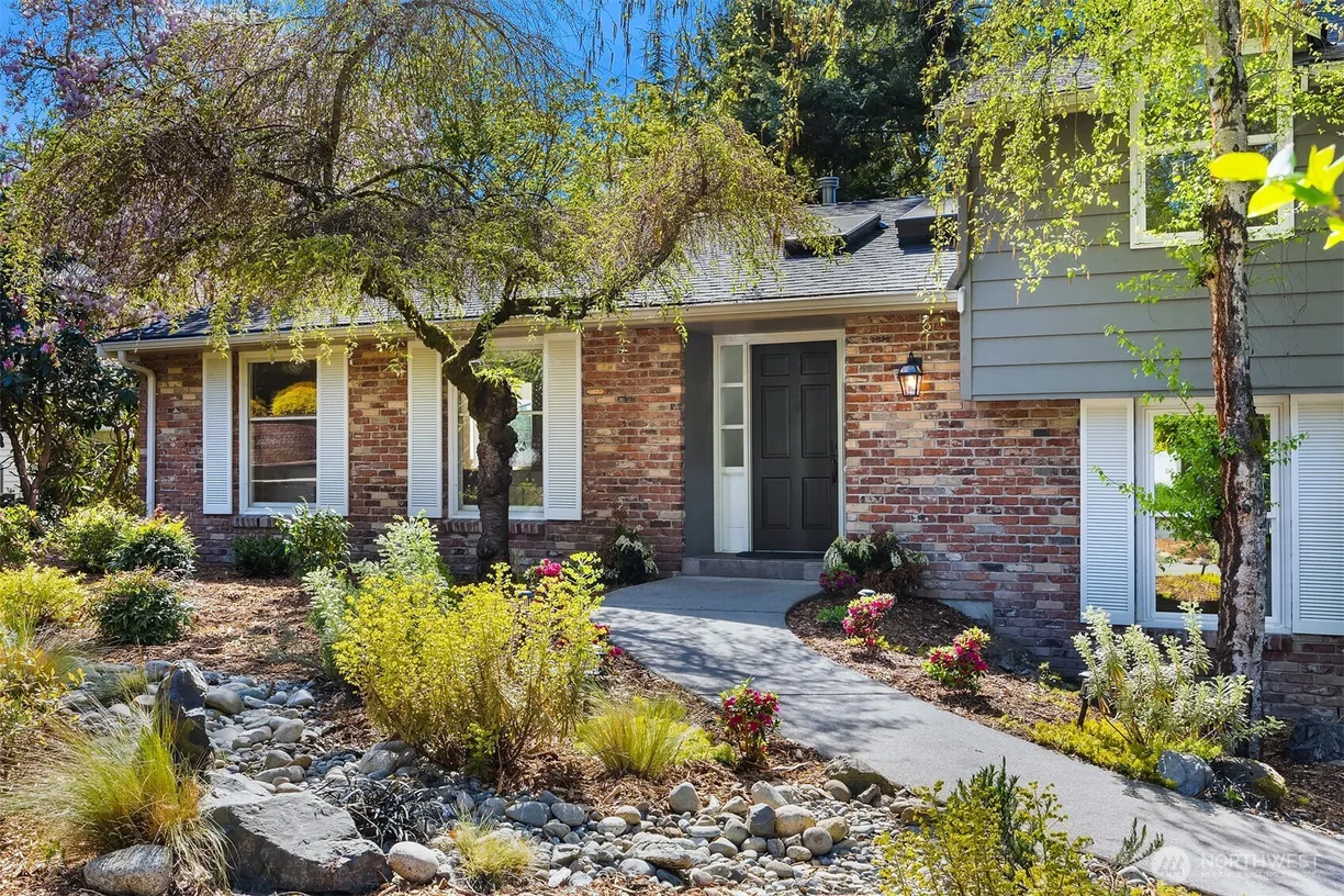 Seattle Area Real Estate | View 7209 76th Avenue | 4 Beds, 3 Baths