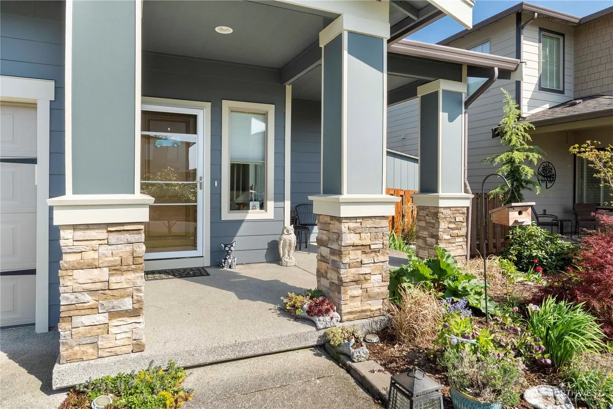 Seattle Area Real Estate | View 380 Hovey Street | Listing