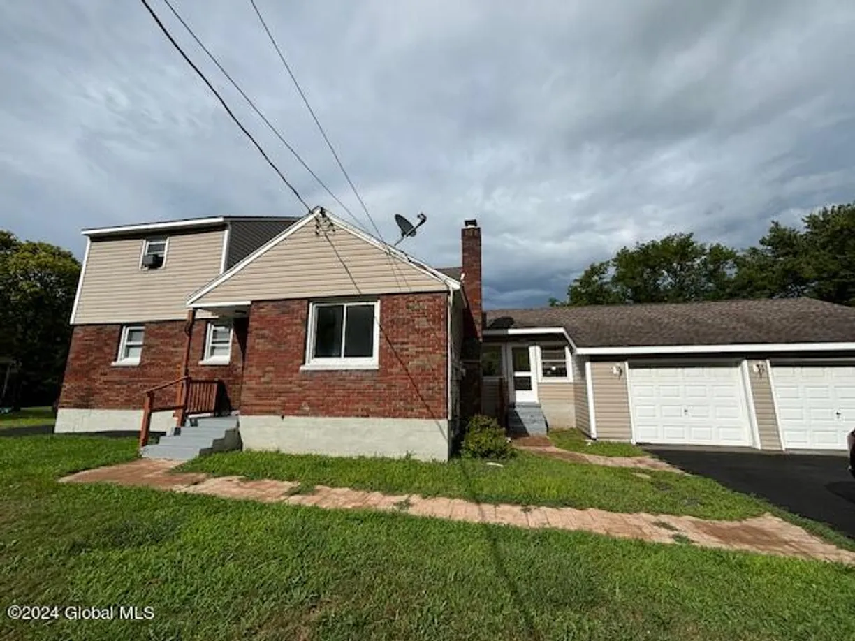 Hudson Valley Real Estate | View 166 Blue Barns, 1 | 2 Beds, 1 Bath