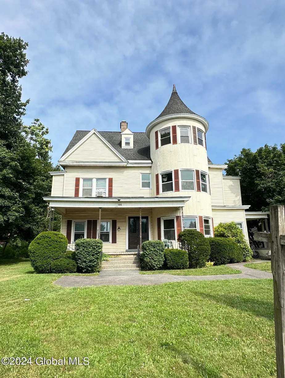 Hudson Valley Real Estate | View 166 2nd, 7 | 1 Bed, 1 Bath