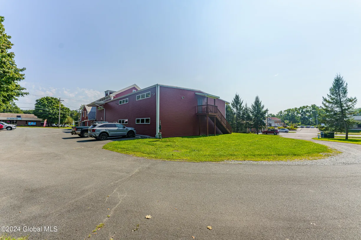 Hudson Valley Real Estate | View 700 Columbia Turnpike | Listing