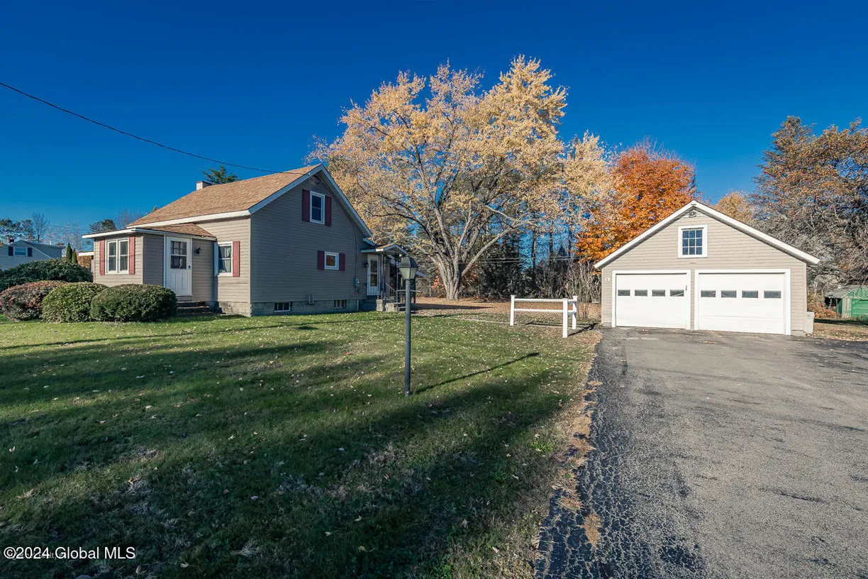 Hudson Valley Real Estate | View 36 Broad Street | 3 Beds, 1 Bath