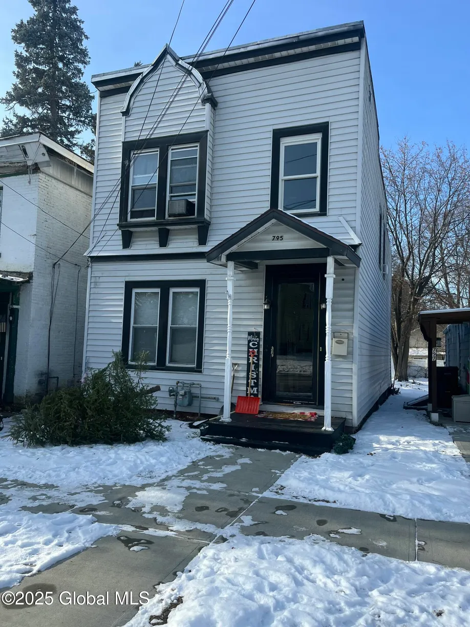 Hudson Valley Real Estate | View 795 3rd Avenue | 3 Beds, 1 Bath