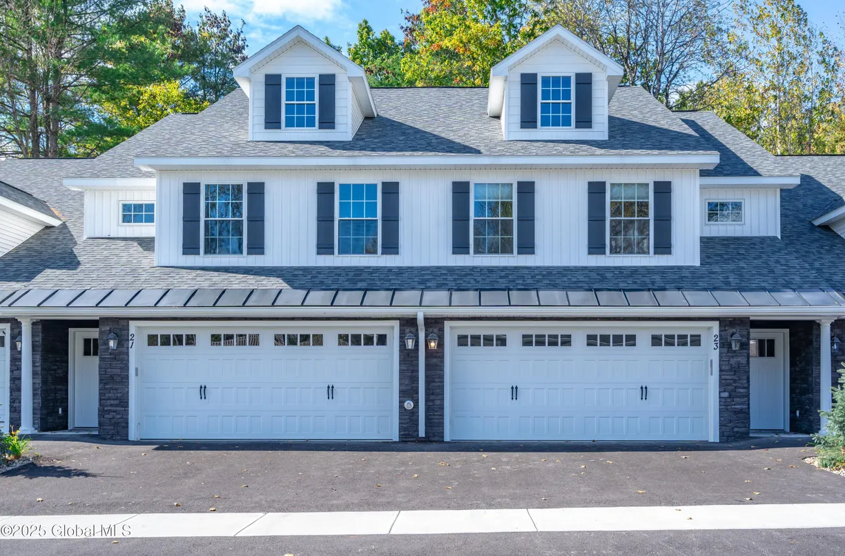 Hudson Valley Real Estate | View 111 Crossings Boulevard | 2 Beds, 2 Baths