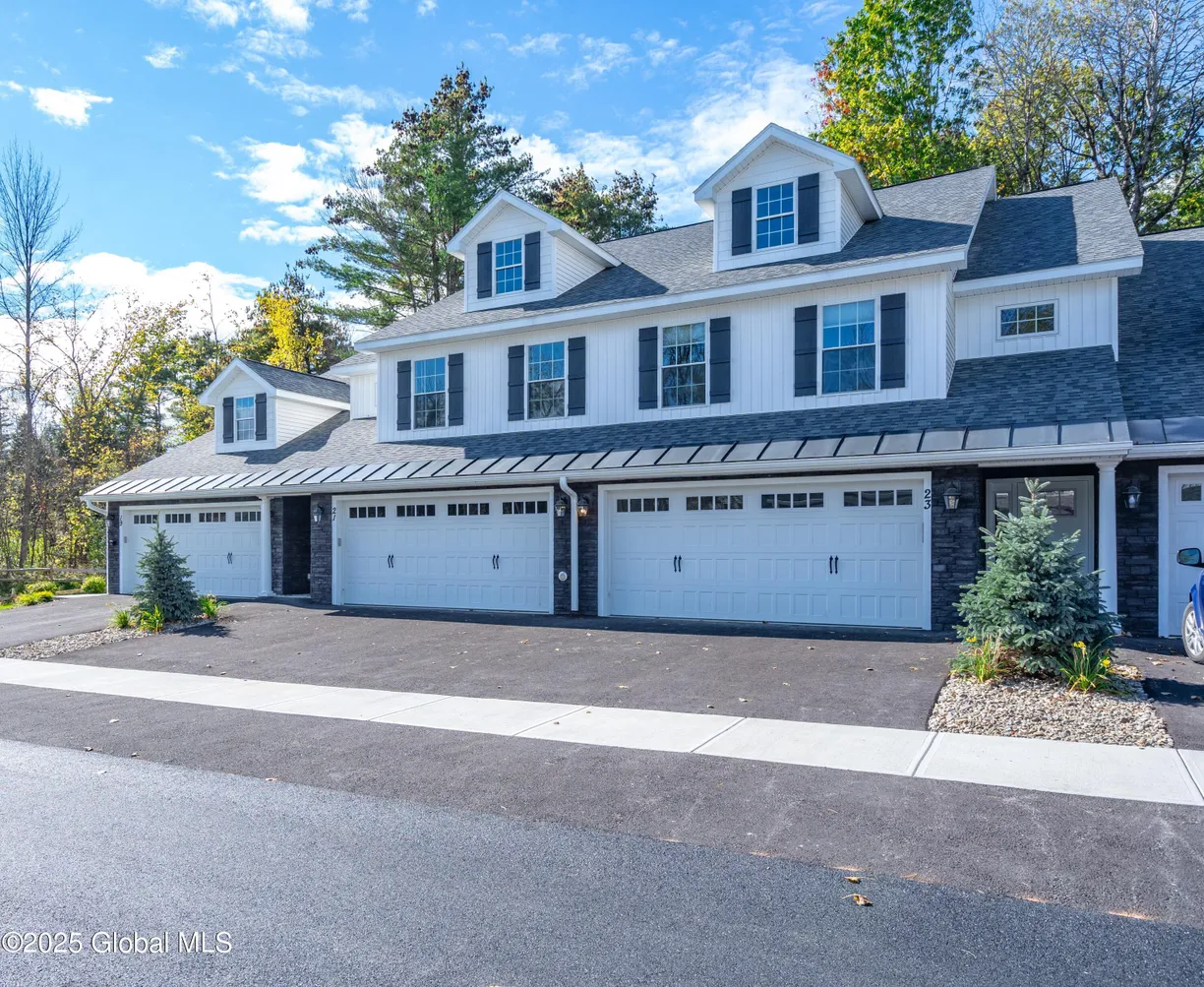 Hudson Valley Real Estate | View 111 Crossings Boulevard | Listing
