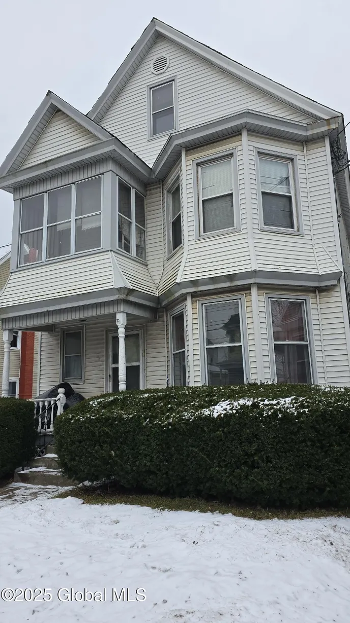 Hudson Valley Real Estate | View 84 N Brandywine Avenue | 4 Beds, 2 Baths