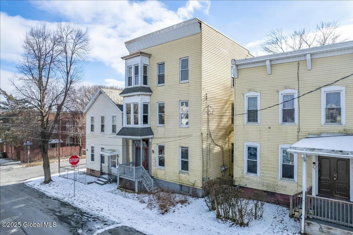 Hudson Valley Real Estate | View 18 George Street | 9 Beds, 3 Baths