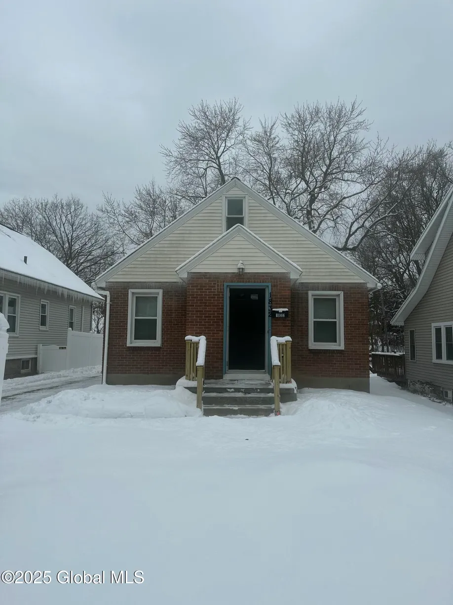 Hudson Valley Real Estate | View 1832 Nott Street | 3 Beds, 1 Bath