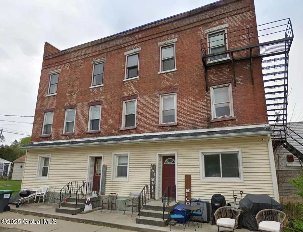 Hudson Valley Real Estate | View 194 N Main Street | 7 Beds, 4 Baths