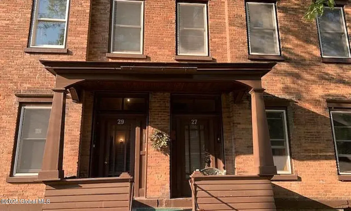 Hudson Valley Real Estate | View 29 Vliet Street, 1 | 1 Bed, 1 Bath