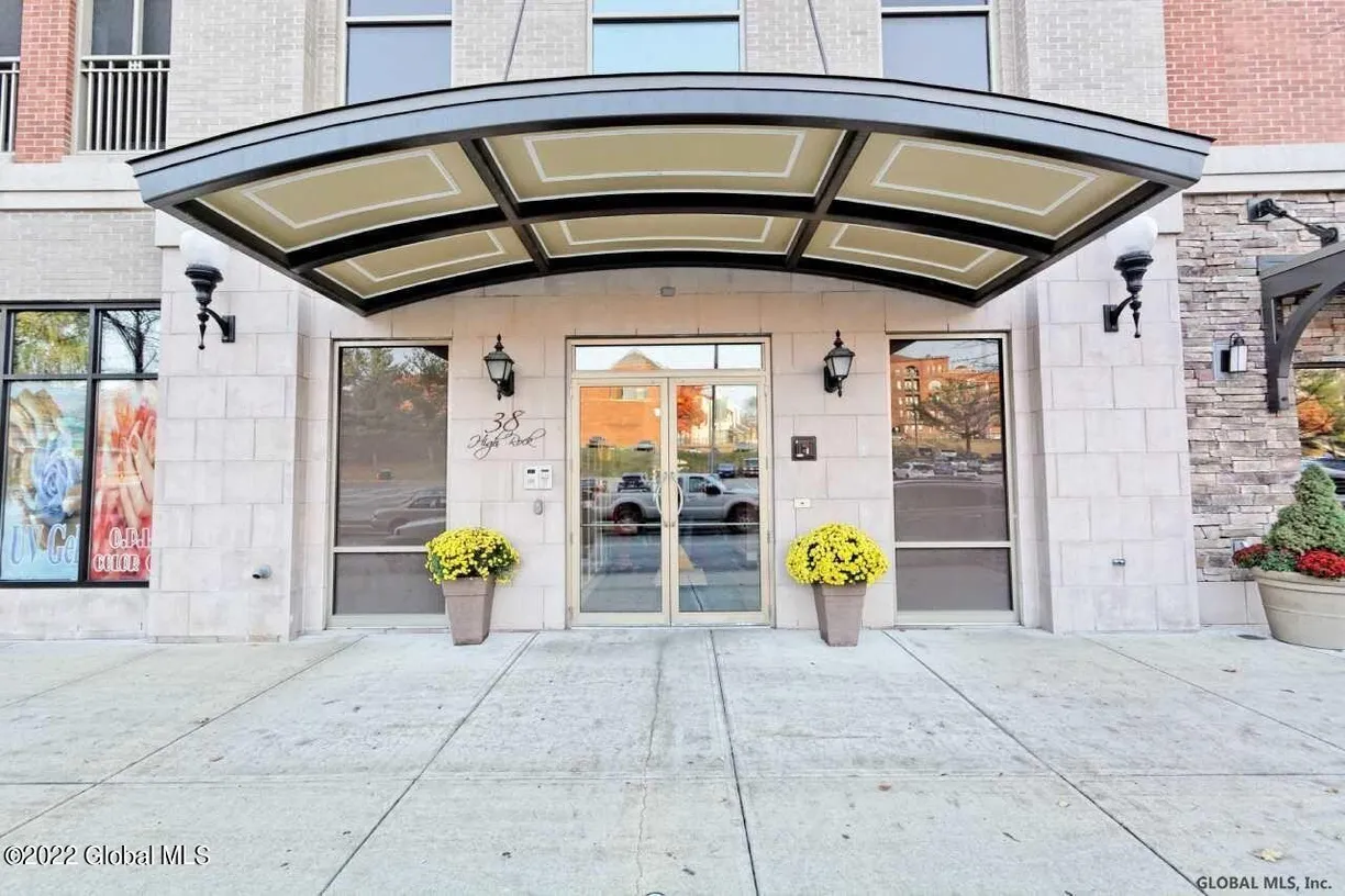 Hudson Valley Real Estate | View 38 High Rock Avenue, APT 5C | 2 Beds, 2 Baths