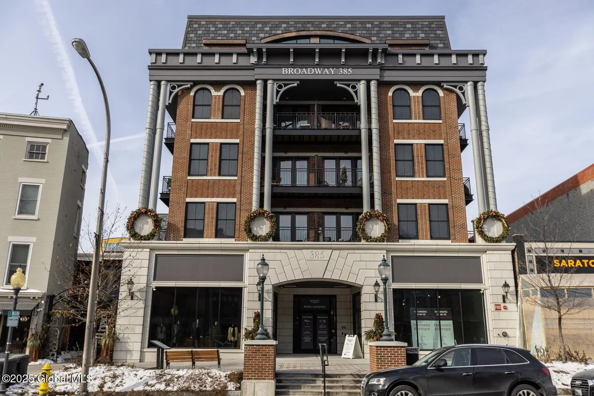 Hudson Valley Real Estate | View 385 Broadway | 1 Bed, 1 Bath