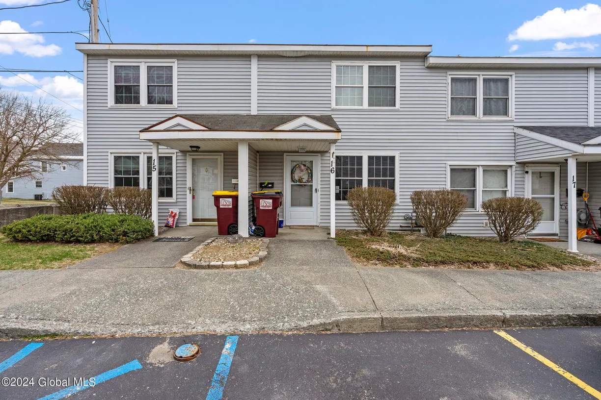 Hudson Valley Real Estate | View 25 Warsaw Avenue, APT 15 | 2 Beds, 1 Bath
