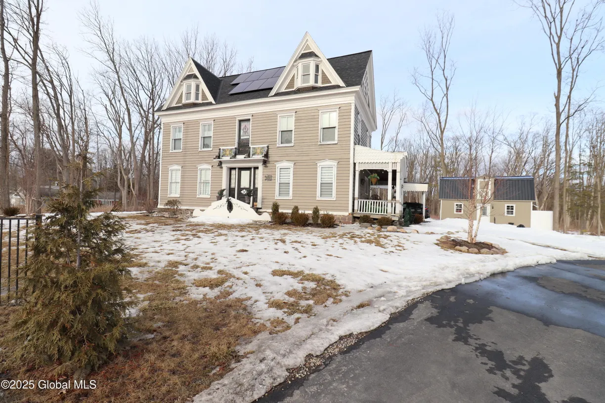 Hudson Valley Real Estate | View 2421 Troy Schenectady Road | 3 Beds, 2 Baths