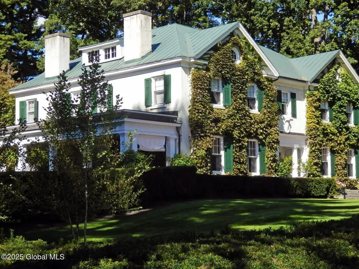 Hudson Valley Real Estate | View 743 N Broadway | Listing