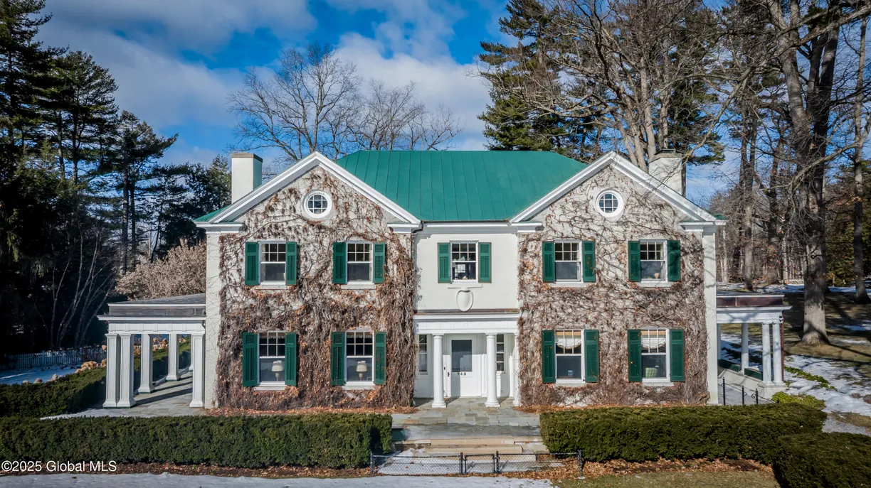Hudson Valley Real Estate | View 743 N Broadway | 6 Beds, 5 Baths