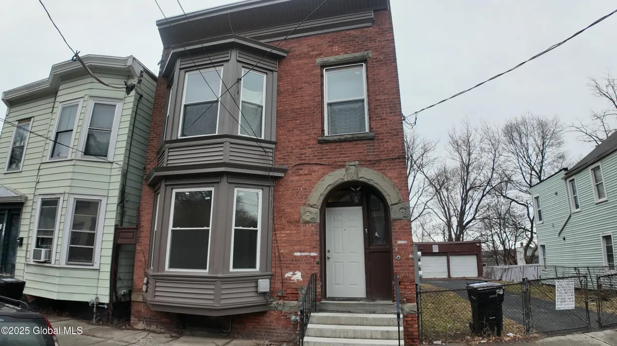Hudson Valley Real Estate | View 401 10th Street, 1 | 2 Beds, 1 Bath