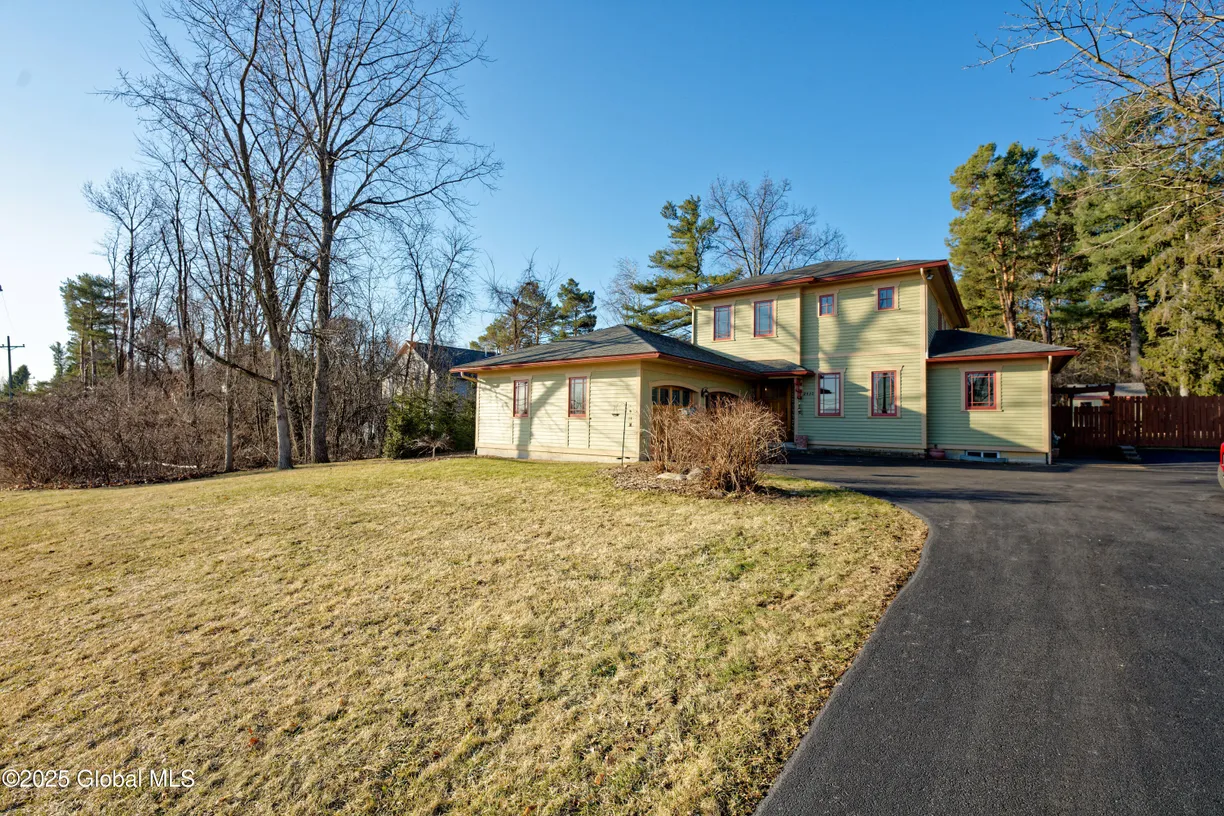 Hudson Valley Real Estate | View 2430 River Road | 4 Beds, 3 Baths