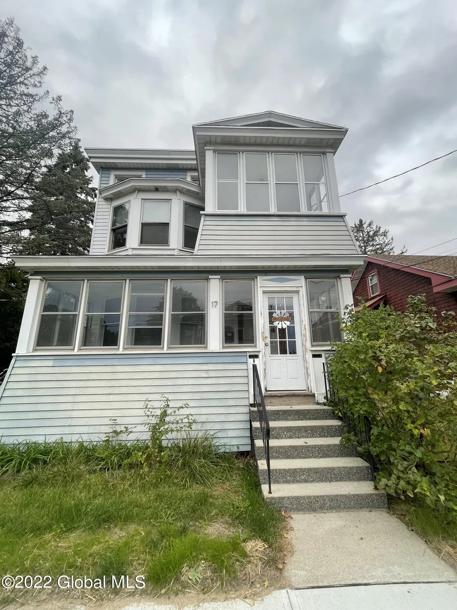 Hudson Valley Real Estate | View 17 Putnam Street, 2 | 3 Beds, 1 Bath