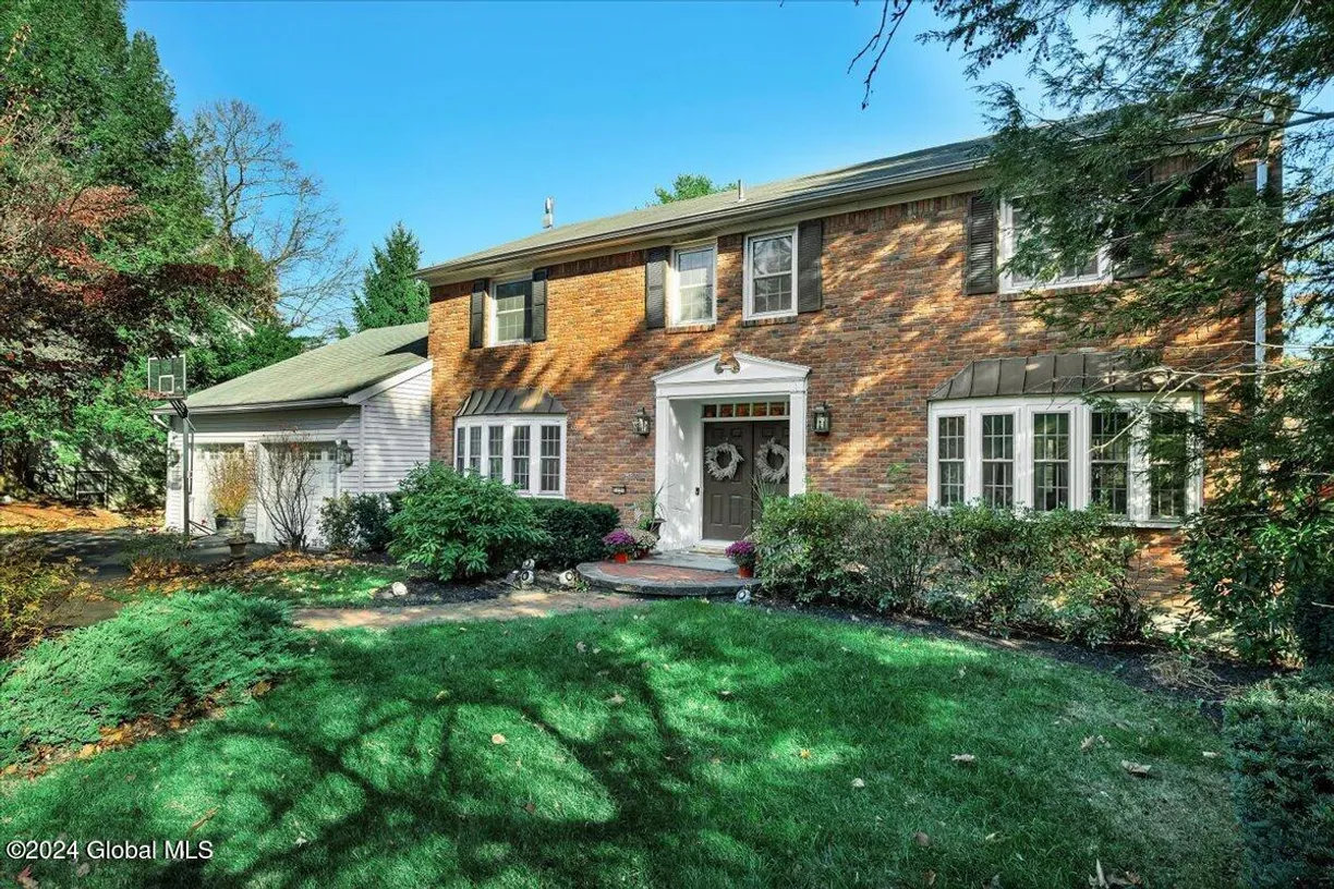 Hudson Valley Real Estate | View 25 Newell Court | 5 Beds, 3 Baths