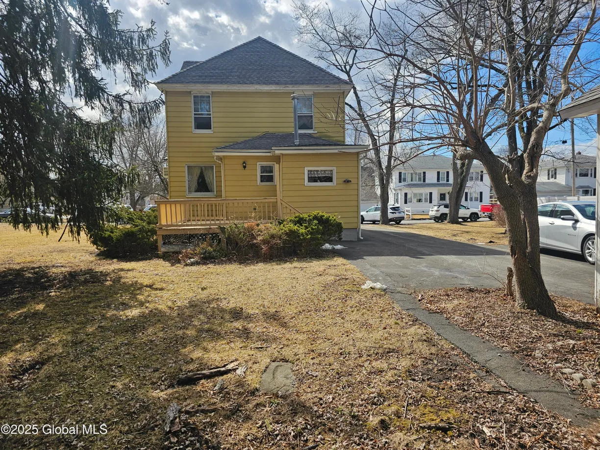 Hudson Valley Real Estate | View 16 Oakwood Boulevard | Listing