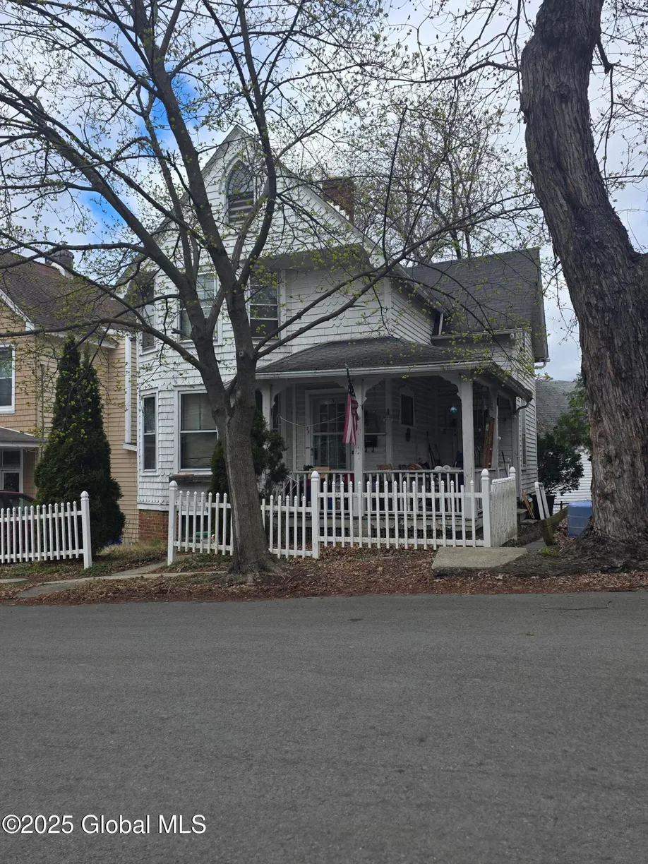 Hudson Valley Real Estate | View 123 Maple Avenue | 3 Beds, 1 Bath