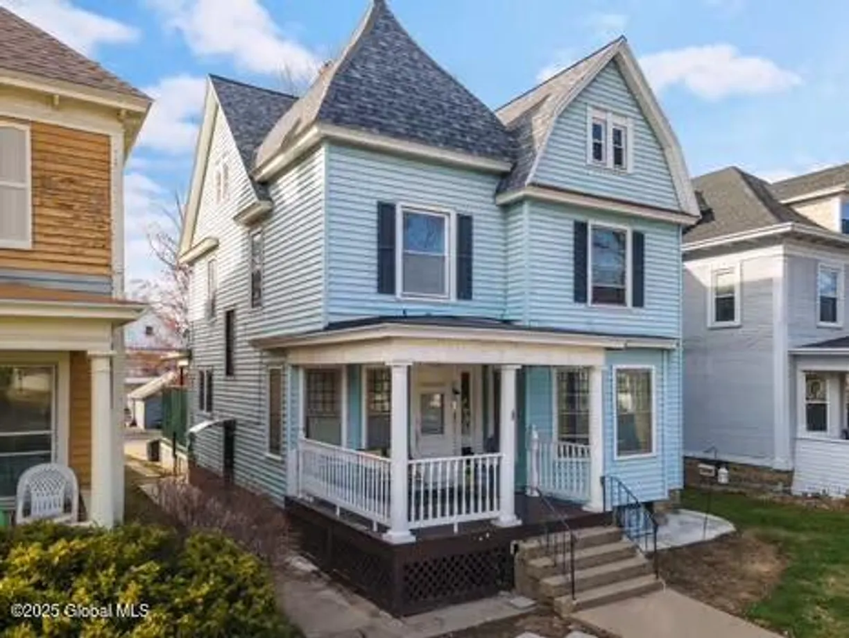 Hudson Valley Real Estate | View 1039 Parkwood Boulevard | Listing