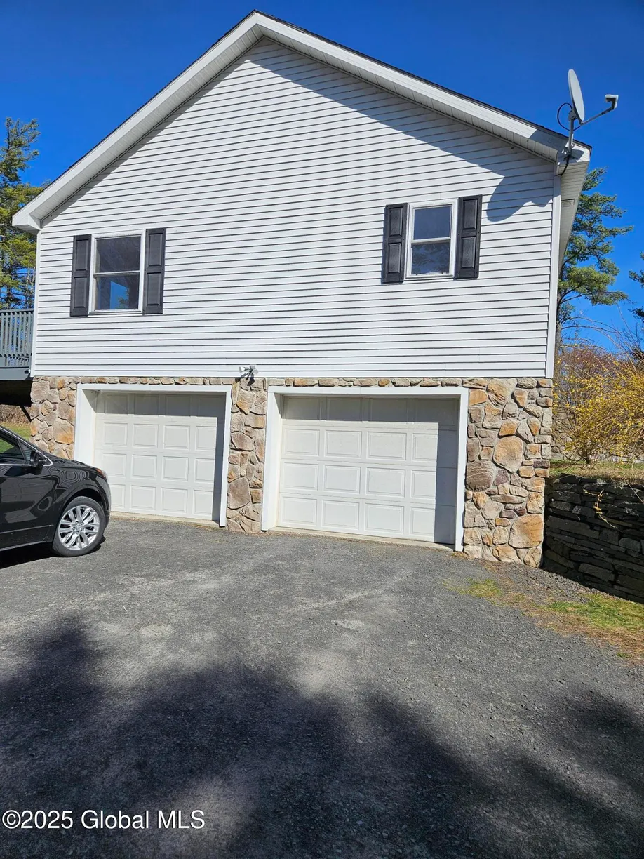 Hudson Valley Real Estate | View 186 Meadow Brook Lane | Listing
