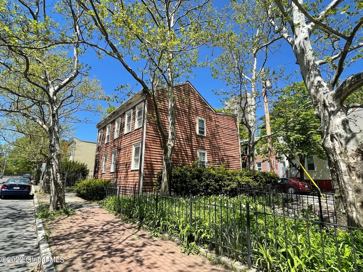 Hudson Valley Real Estate | View 33 Myrtle Avenue | Listing