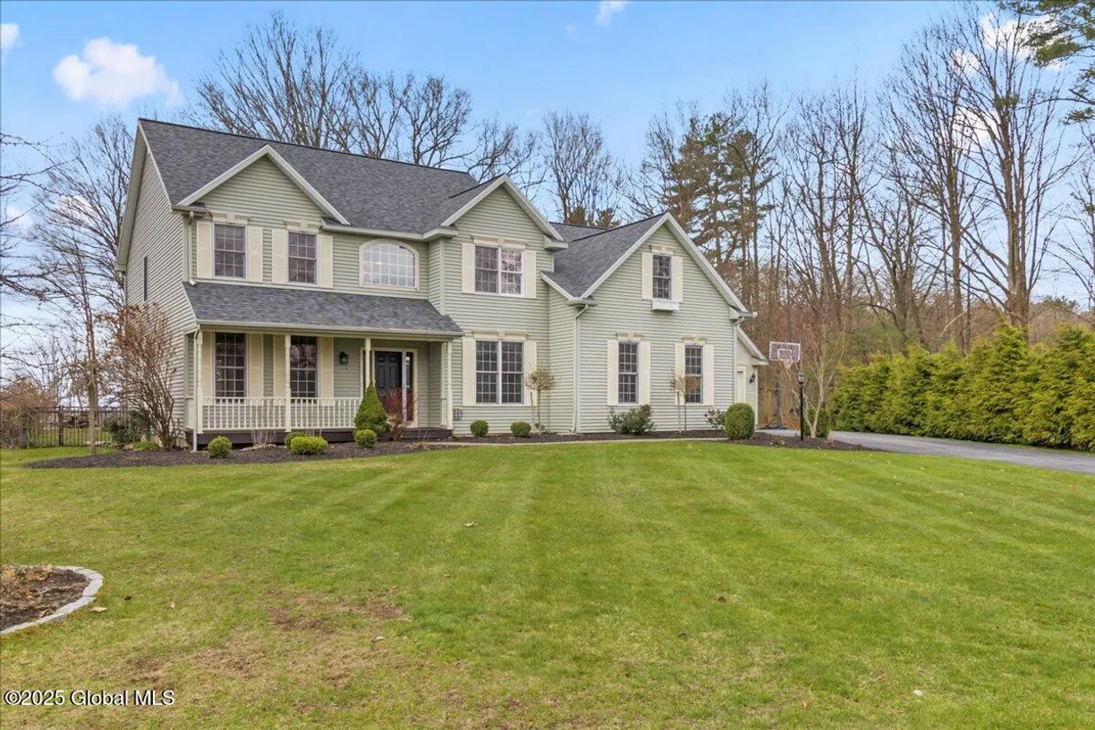 Hudson Valley Real Estate | View 5 Thames Way | Listing