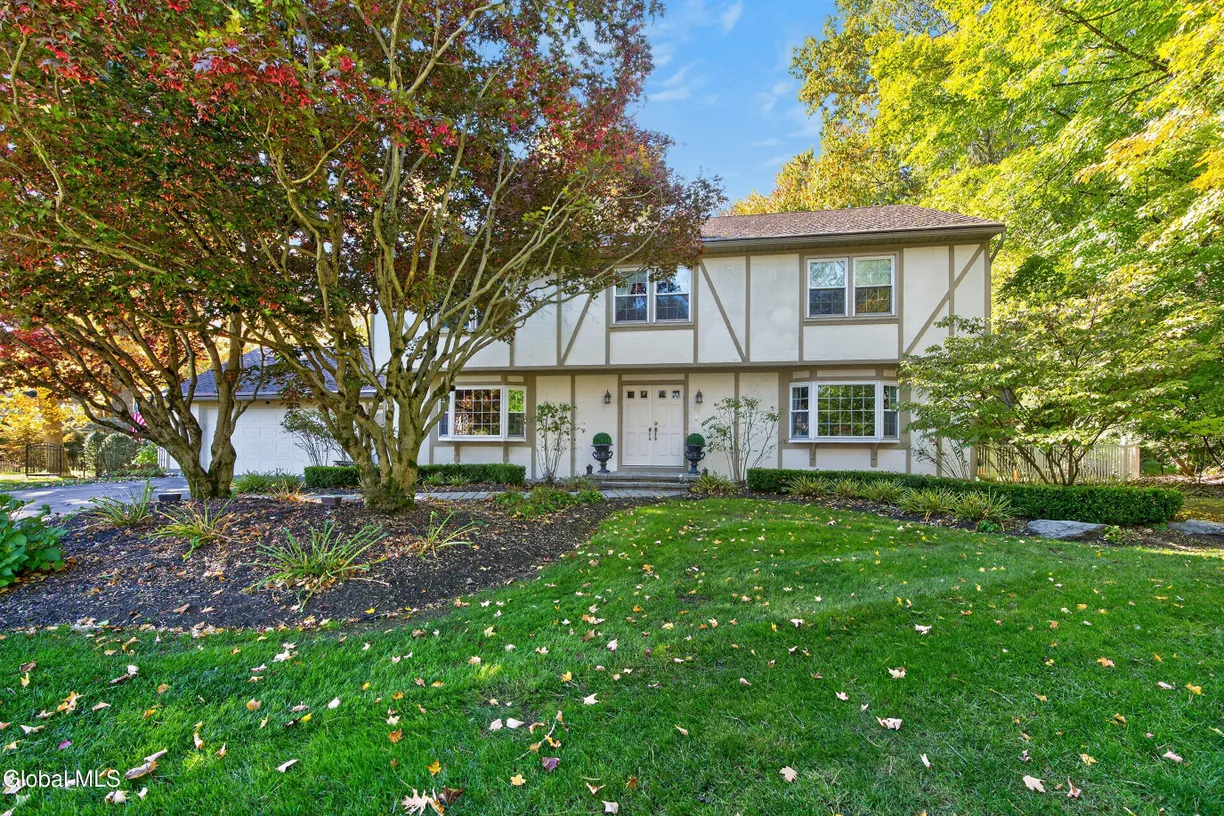 20 Axbridge Lane, Bethlehem, NY 12054 Property for sale
