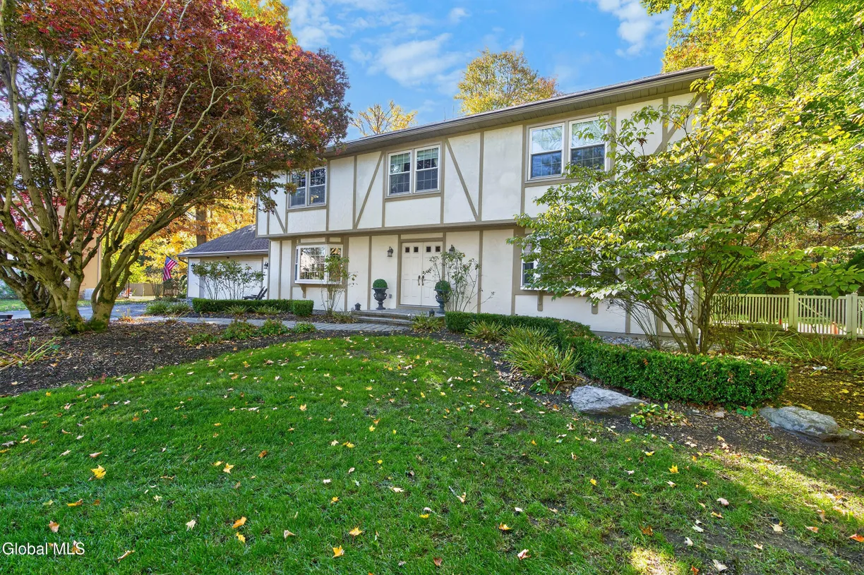 20 Axbridge Lane, Bethlehem, NY 12054 Property for sale