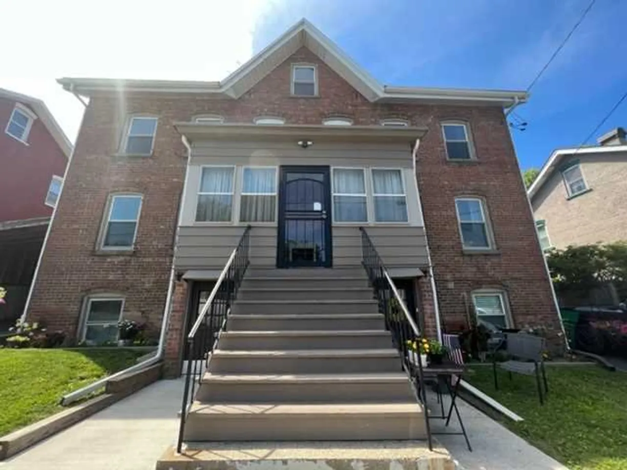 Hudson Valley Real Estate | View 32 Davis St | 2 Beds, 1 Bath