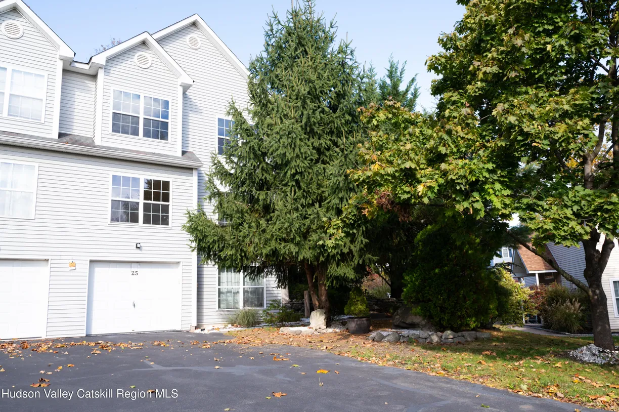 Hudson Valley Real Estate | View 25 Cambridge Court | 3 Beds, 2 Baths