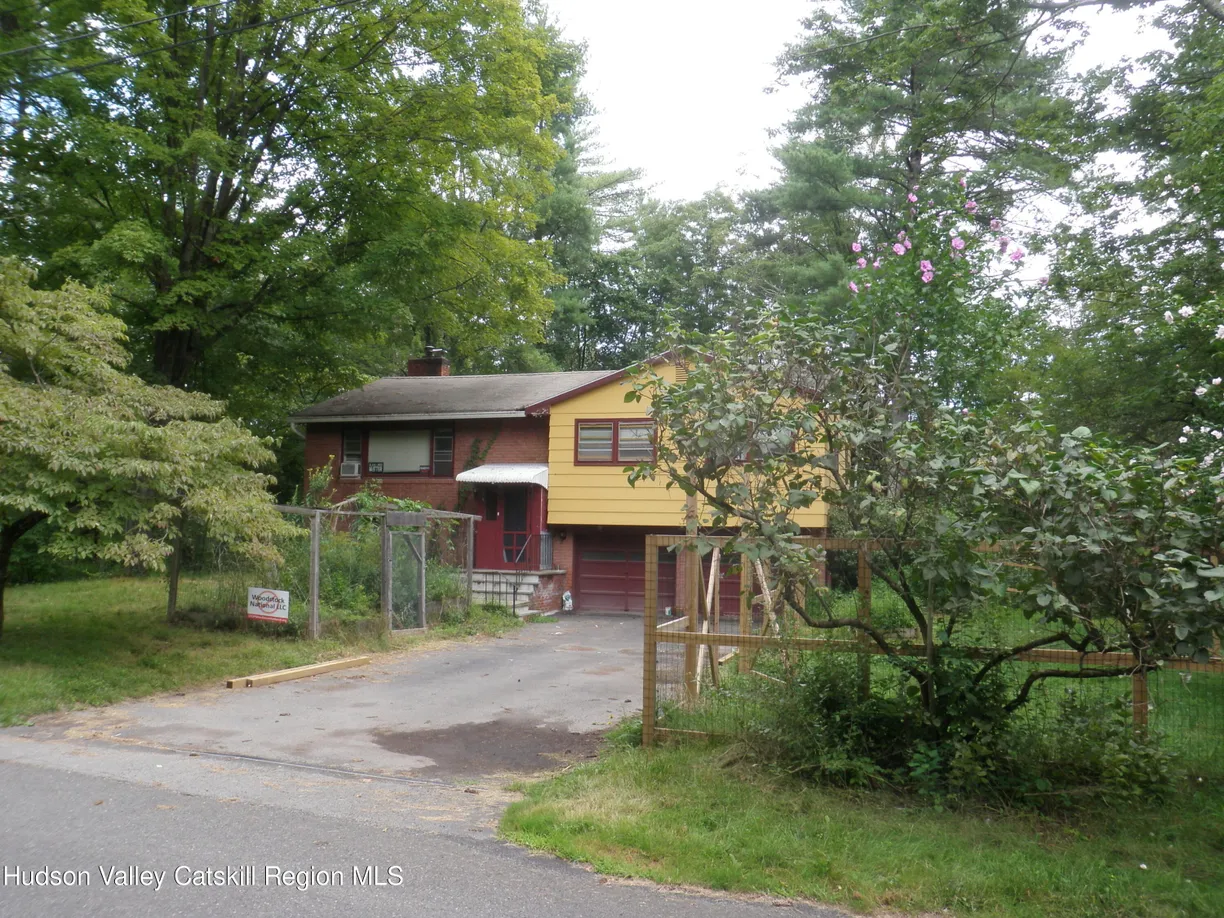 Hudson Valley Real Estate | View 28 Arnold Drive | 3 Beds, 2 Baths