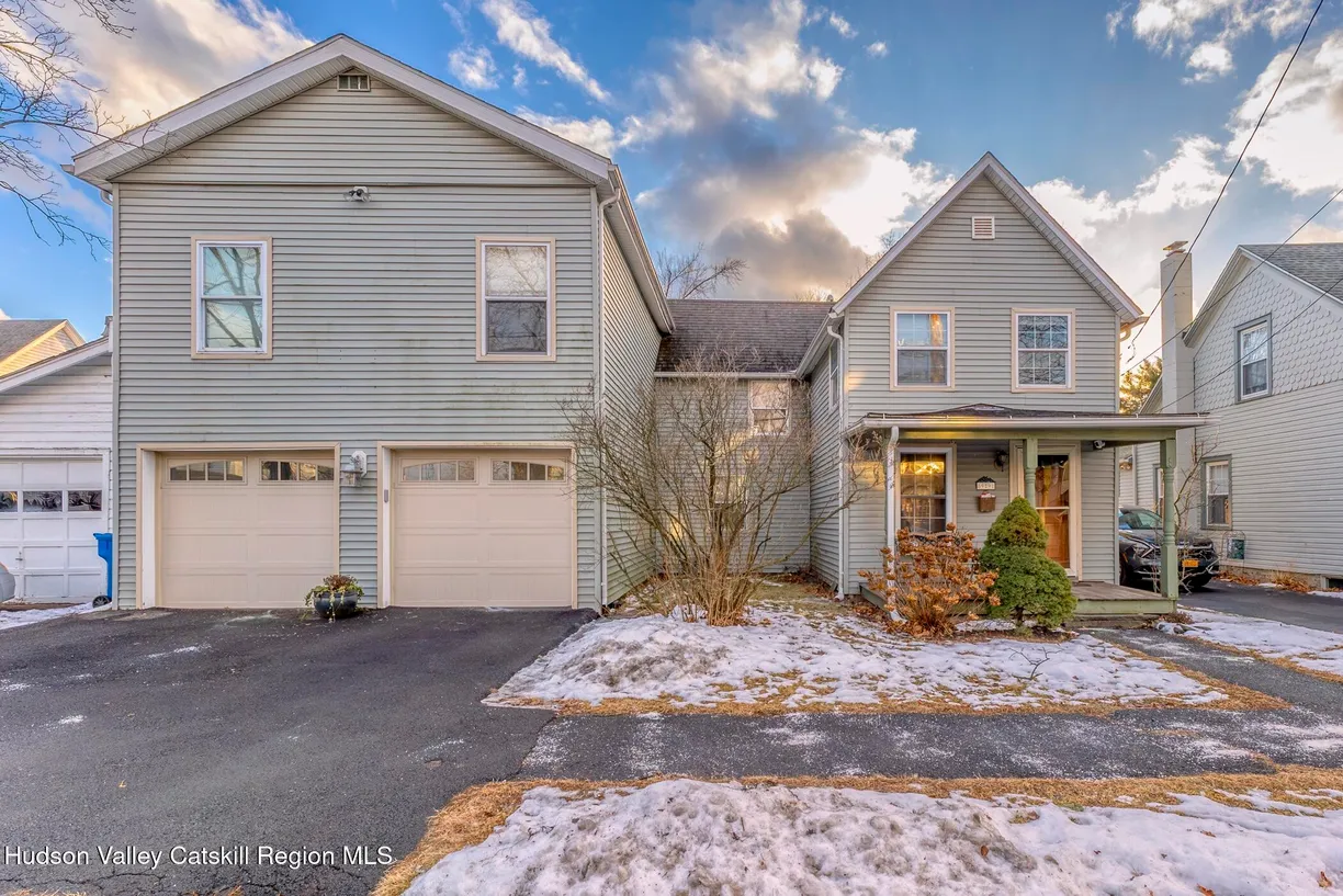 Hudson Valley Real Estate | View 89 S Manor Avenue | 3 Beds, 2 Baths
