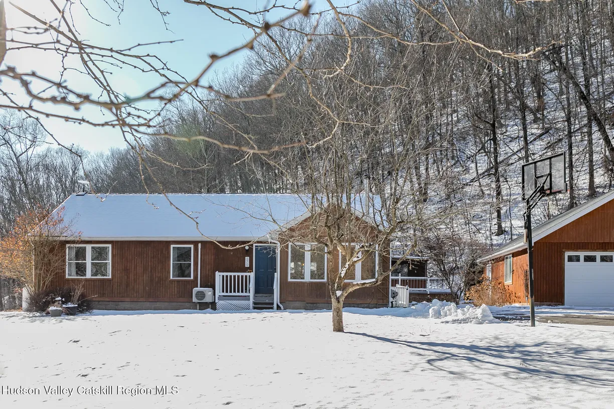 Hudson Valley Real Estate | View 570 Churchland Road | 3 Beds, 3 Baths