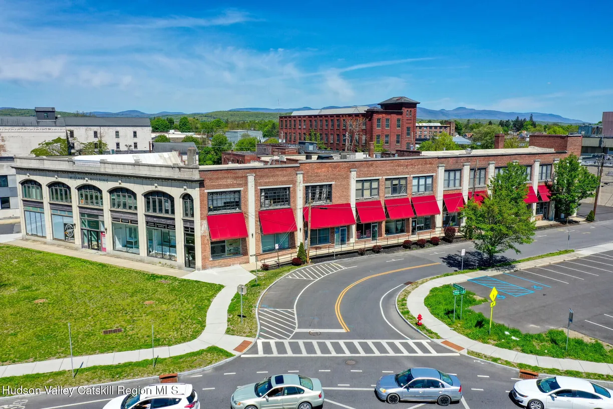 Hudson Valley Real Estate | View 508 Broadway, Store