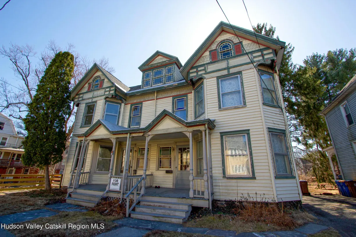 Hudson Valley Real Estate | View 98 Main Street | 3 Beds, 1 Bath