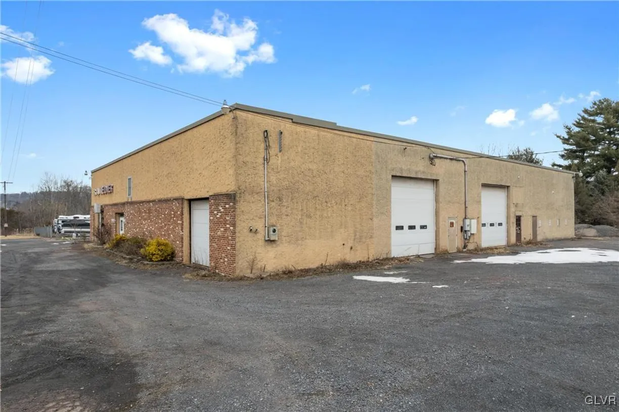 Central NJ/Bucks County, PA Real Estate | View 400 Branch | Listing