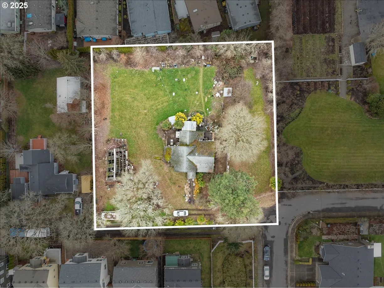 Portland, OR Real Estate | View 17525 SW STARK | 3 Beds, 2 Baths