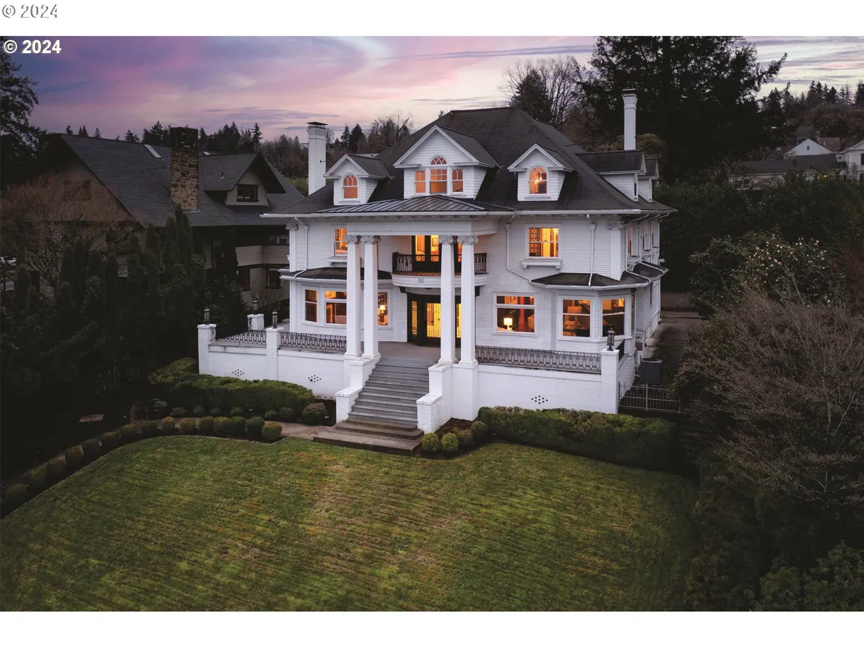 Portland, OR Real Estate | View 1825 SW VISTA | 4 Beds, 3 Baths