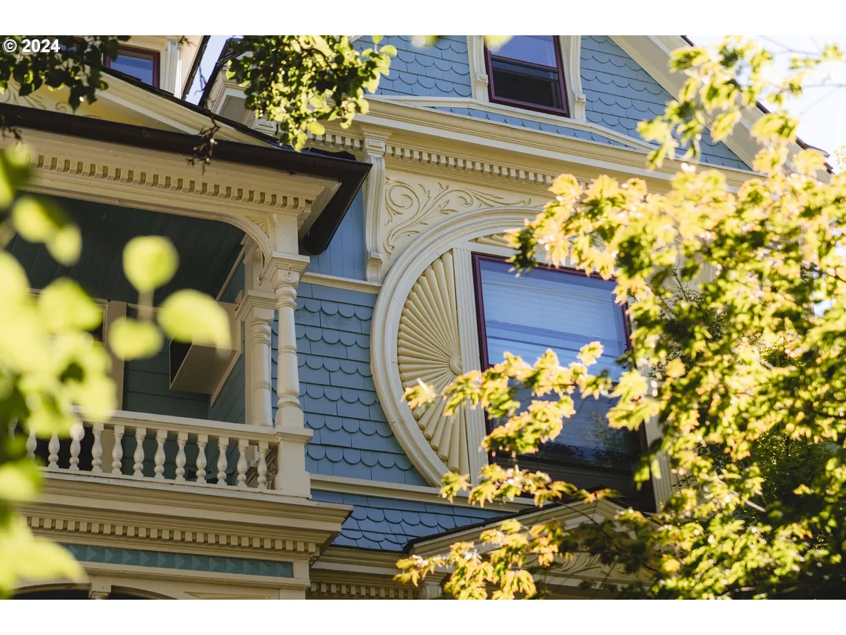 Portland, OR Real Estate | View 726 NW 22ND | Listing