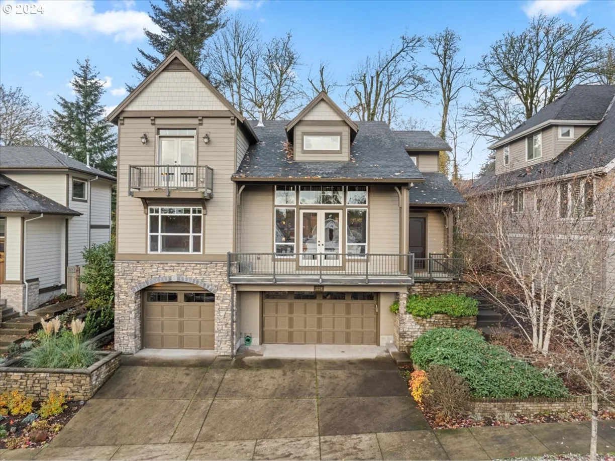 Portland, OR Real Estate | View 1228 SW OPHELIA | 4 Beds, 3 Baths