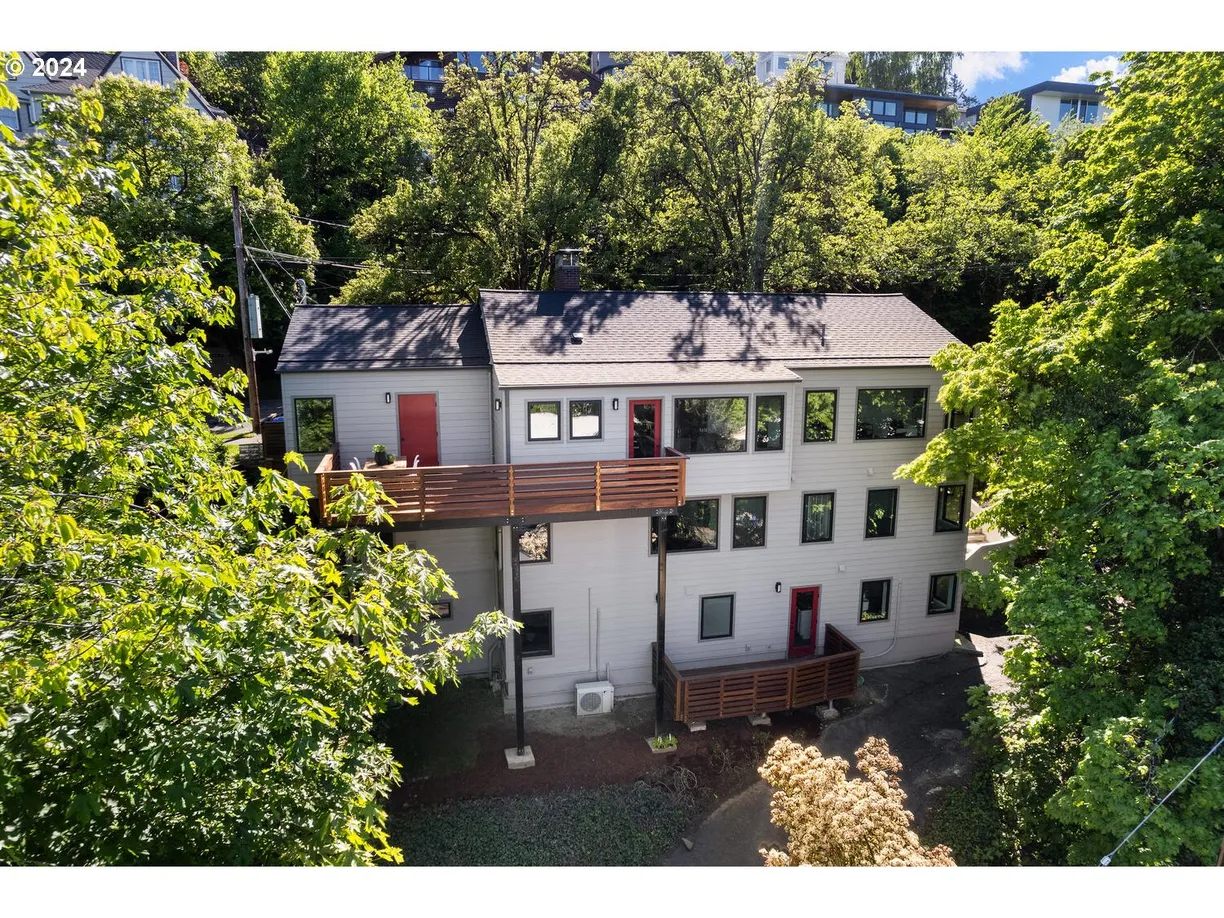 Portland, OR Real Estate | View 2747 NW CORNELL | 5 Beds, 5 Baths