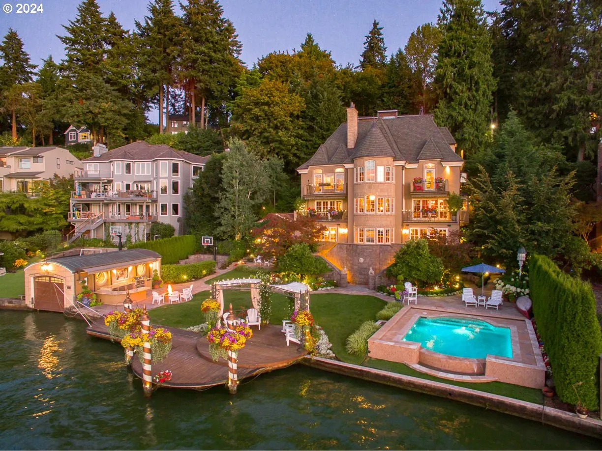 Portland, OR Real Estate | View 1527 LAKE FRONT | 5 Beds, 6 Baths