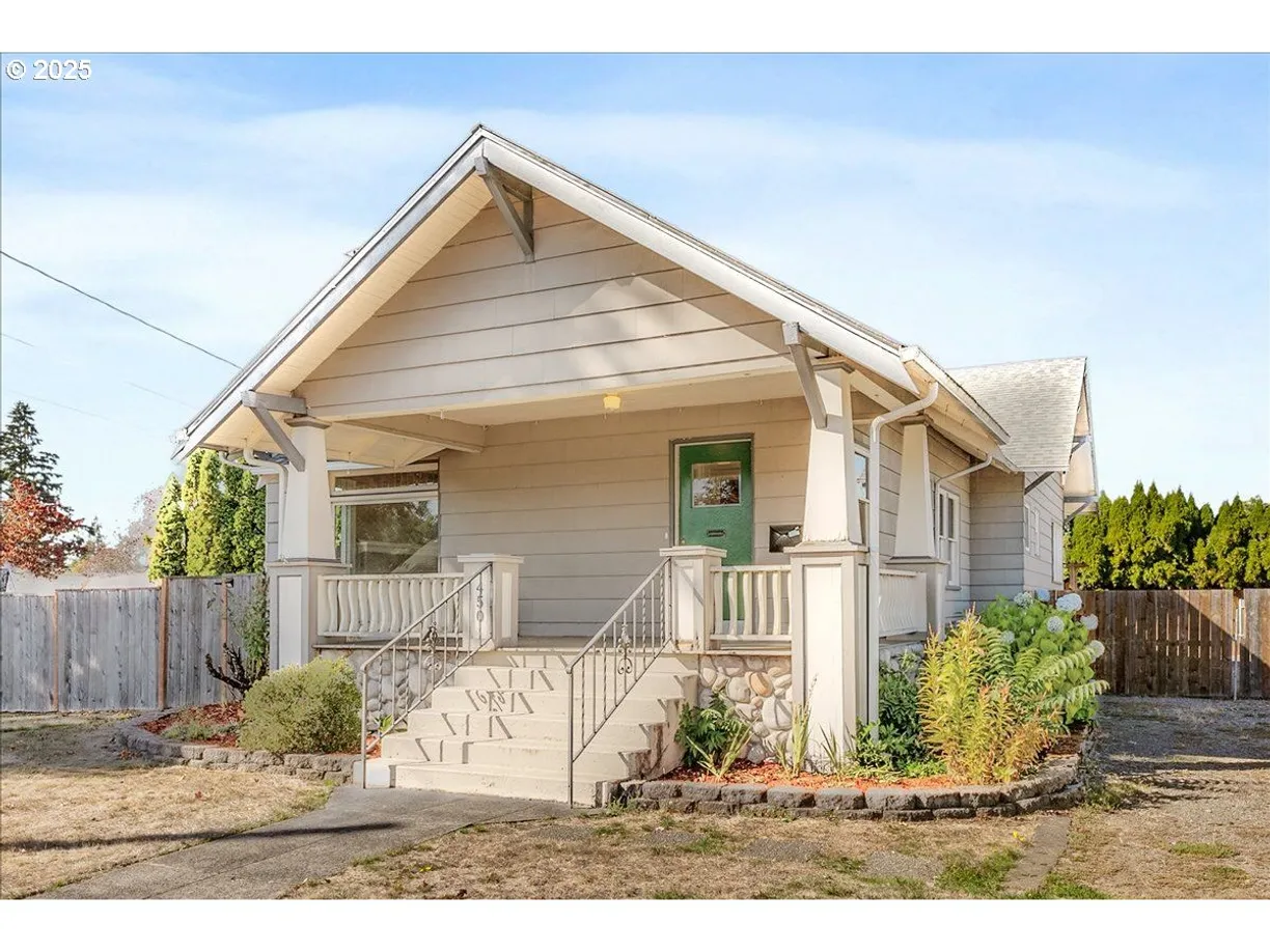 Portland, OR Real Estate | View 450 E ARLINGTON | 3 Beds, 2 Baths