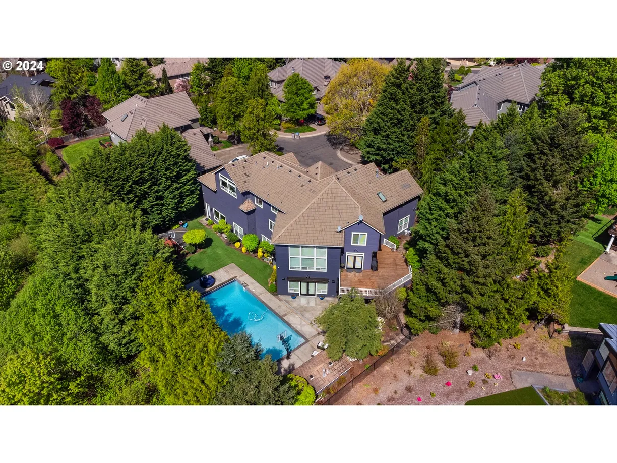 Portland, OR Real Estate | View 14960 SW BROOKLET | 6 Beds, 5 Baths