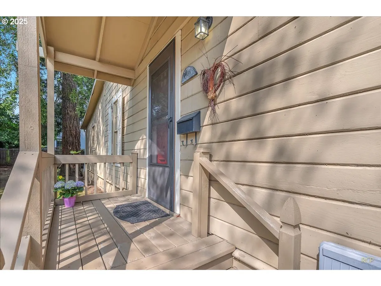 Portland, OR Real Estate | View 2425 NE 32ND | Listing