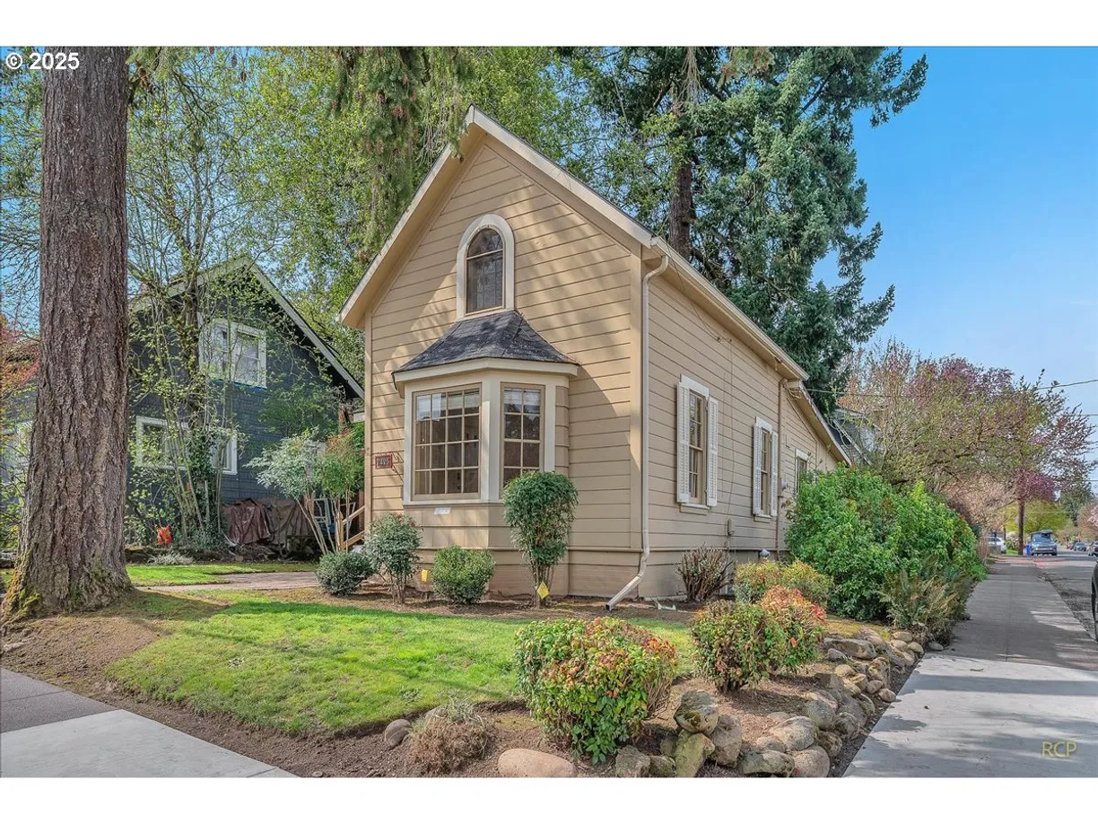 Portland, OR Real Estate | View 2425 NE 32ND | Listing